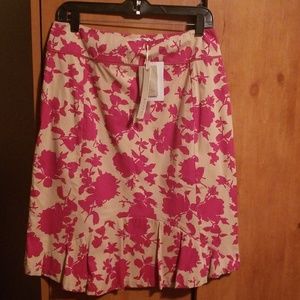 Kick pleat floral print skirt